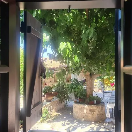 Holiday home Ivi's House Giolou *