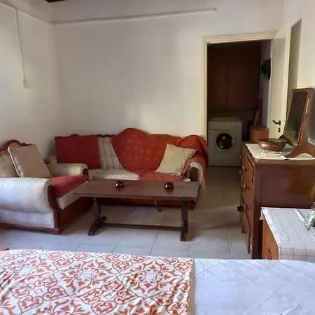 Holiday home Ivi's House Giolou