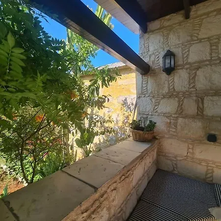 Holiday home Ivi's House Giolou *
